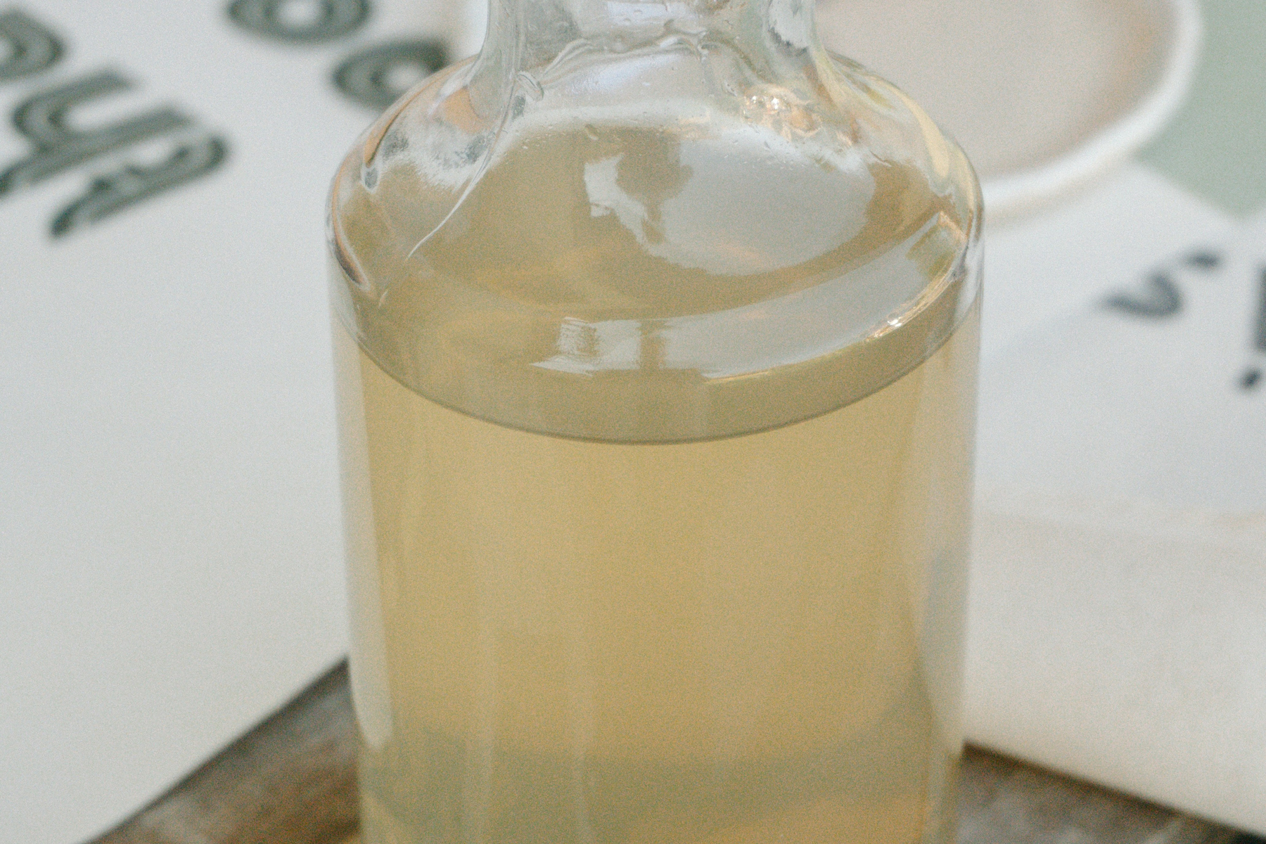 Weißer Essig als Haushaltsmittel zur Reinigung